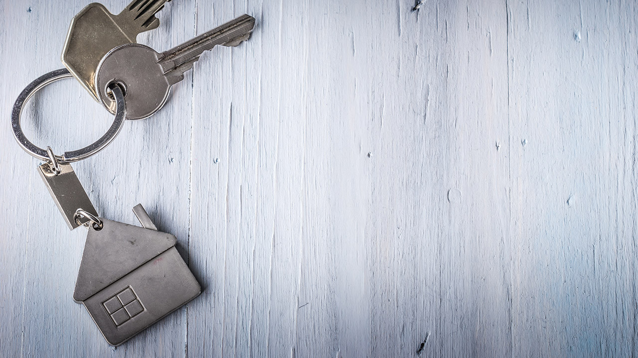 5-signs-of-a-shady-landlord-keys