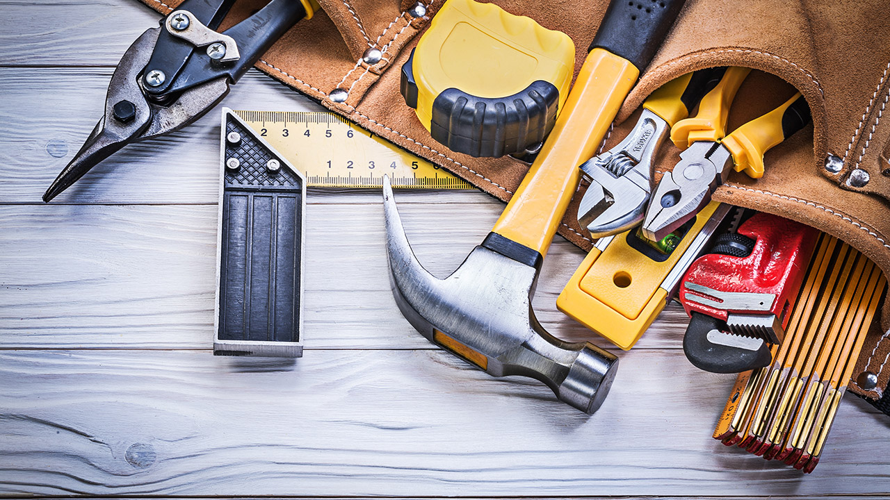 10-must-have-tools-every-homeowner-needs-featured
