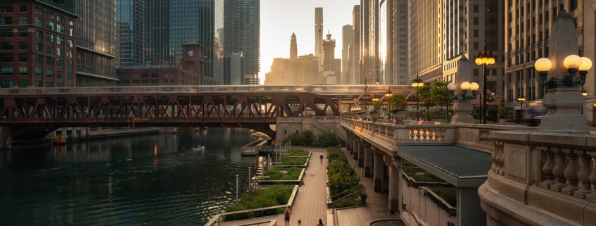 Photo of a beautiful downtown Chicago morning along the river