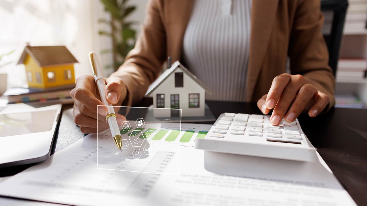 Real Estate Broker agent's signature on the contract finalized the mortgage agreement