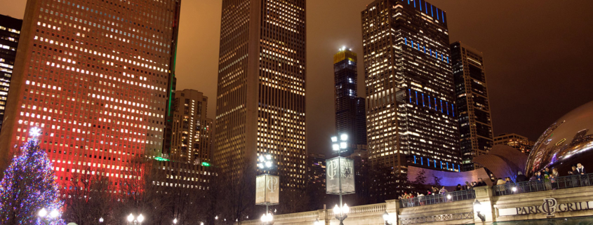 Evening scenery of Chicago downtown skyline in Millennium Park